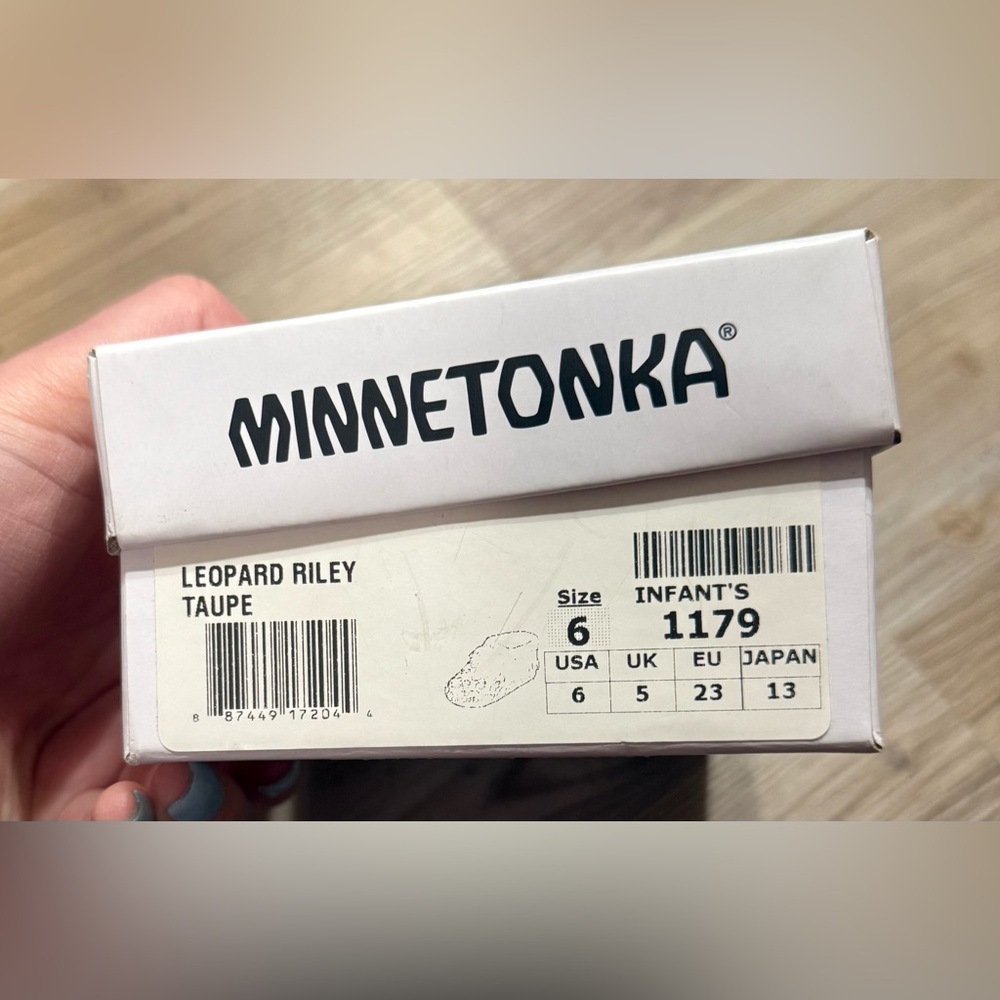 Minnetonka Tan Baby Moccasins - Picture 6 of 6